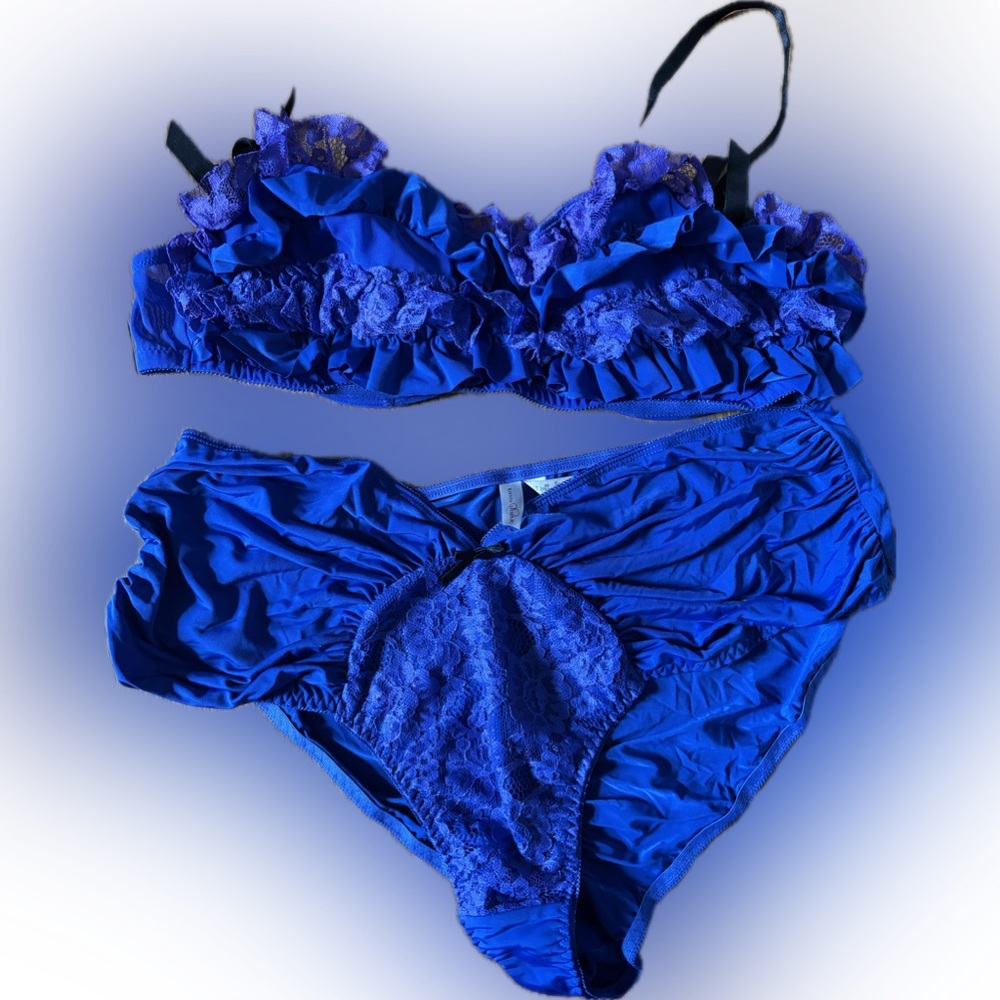 NWOT 1X Rhonda Shear Ruffle Underwire Bra and Brief Set Royal Blue/Purple